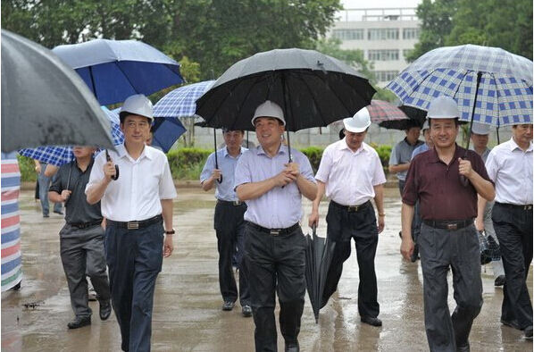 曹廣晶副省長調研新八集團湖北工業大學圖書館建設項目